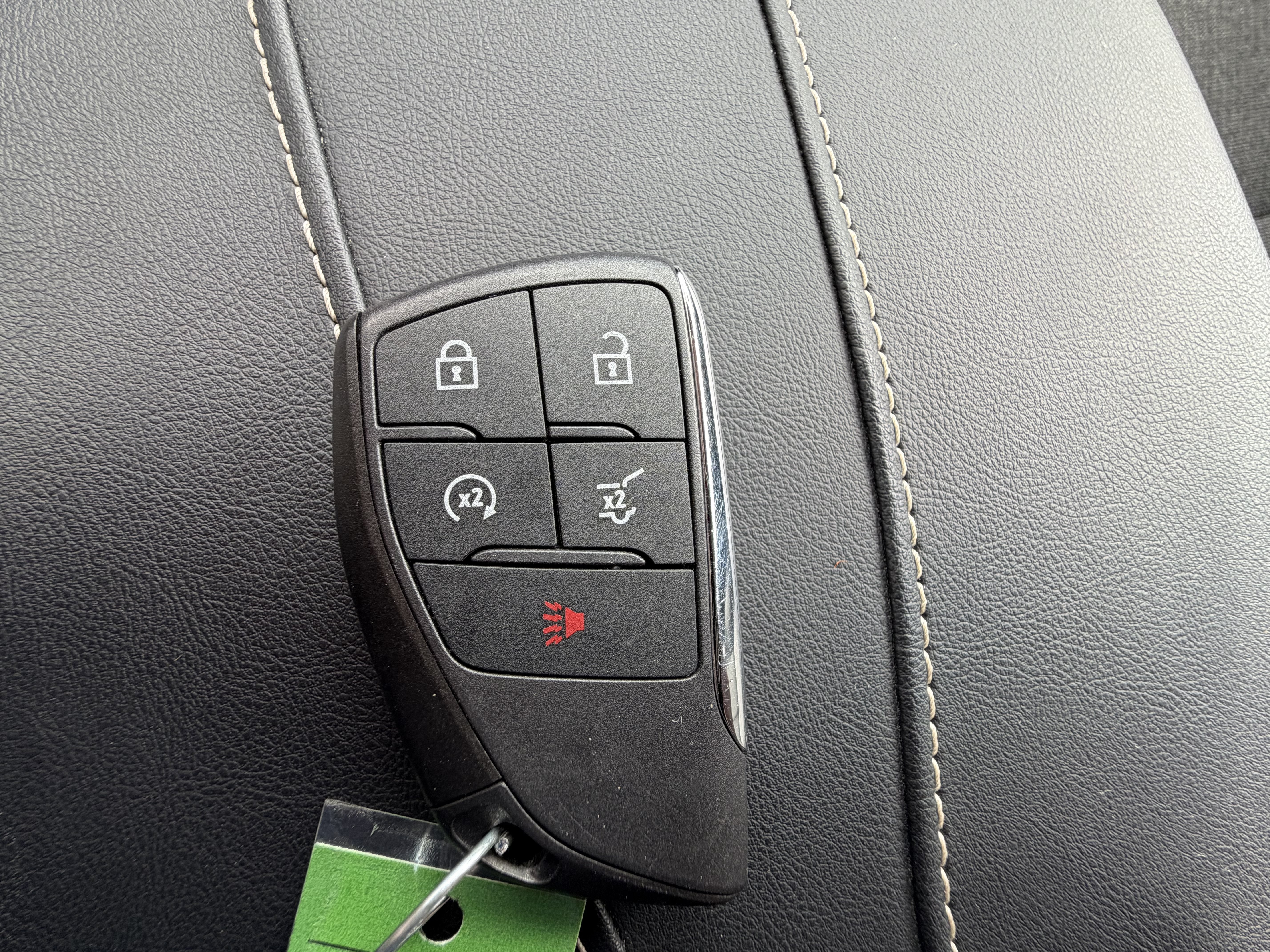 Used 2025 GMC Acadia Elevation FWD image 15