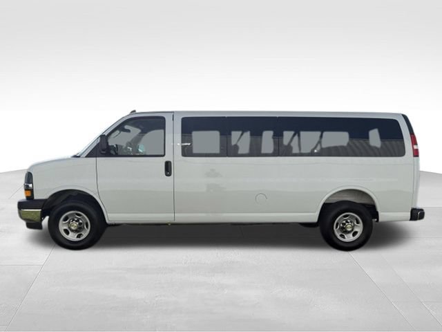 Used 2025 Chevrolet Express 3500 LT w/ LT Preferred Equipment Group RWD image 11