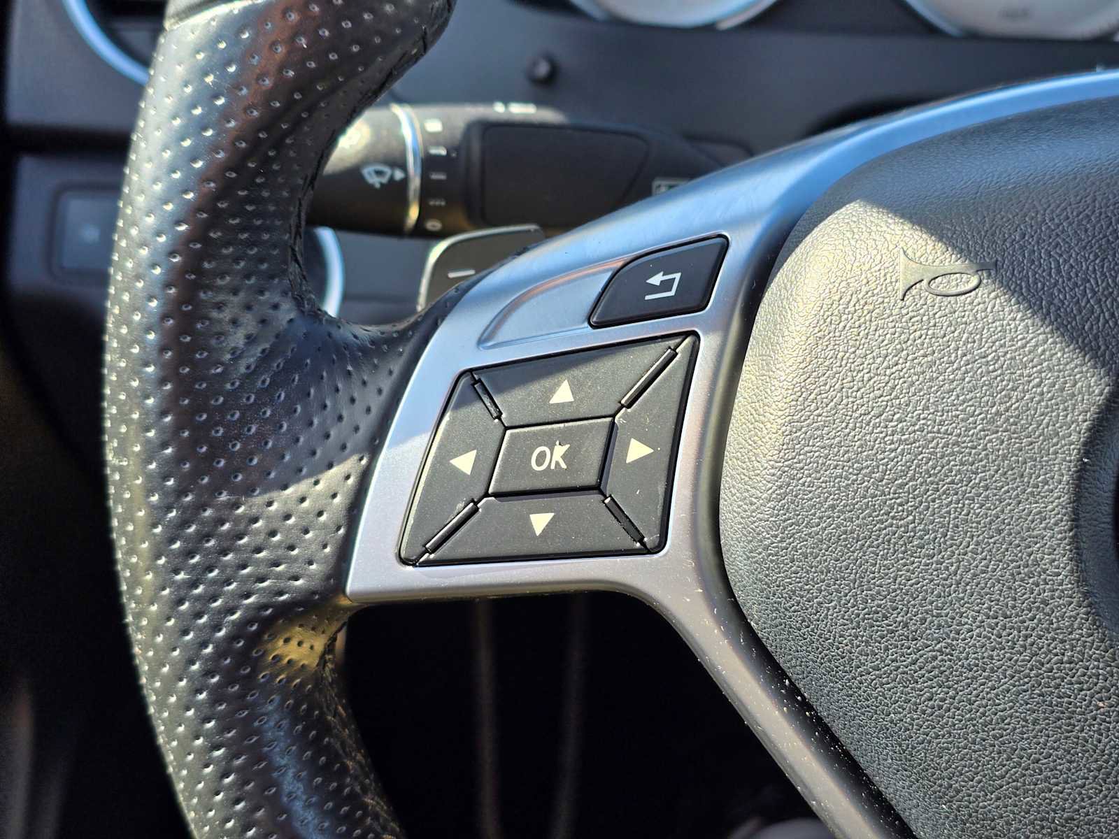 Used 2015 Mercedes-Benz C 350 4MATIC Coupe image 29