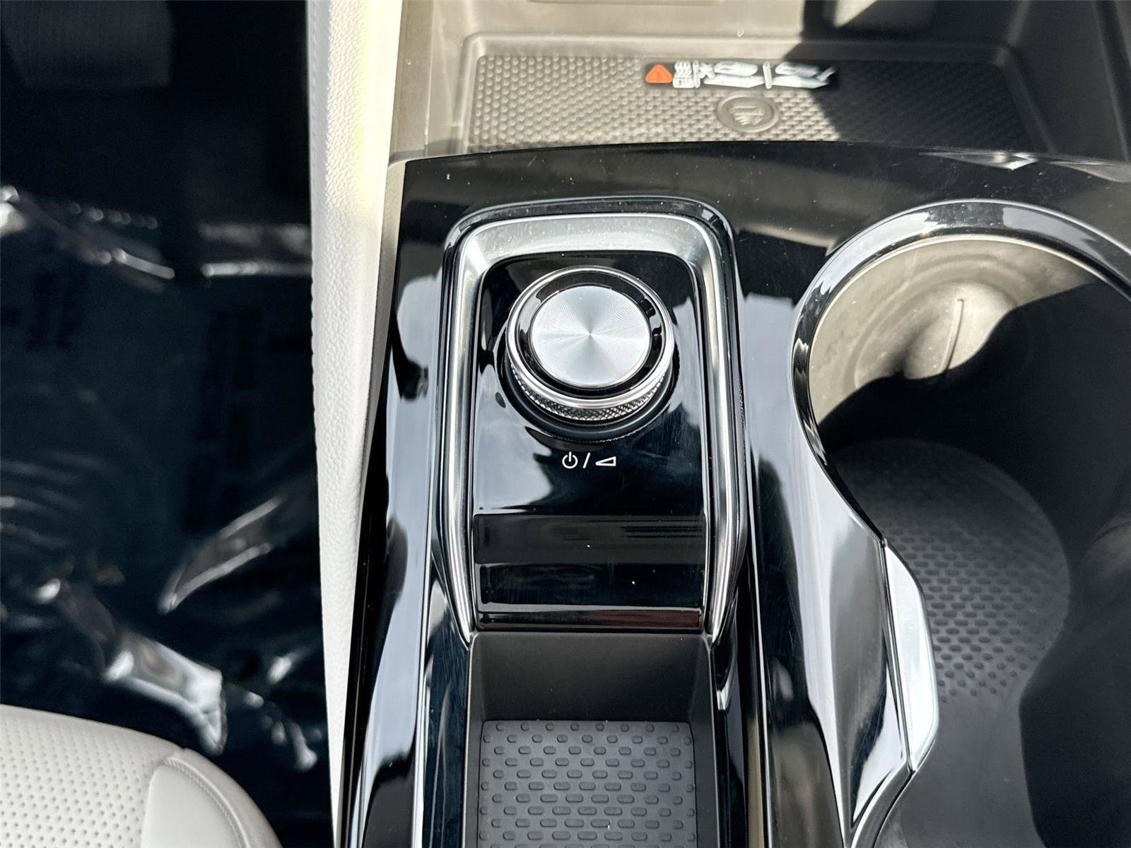 Used 2024 Buick Envision Avenir image 30