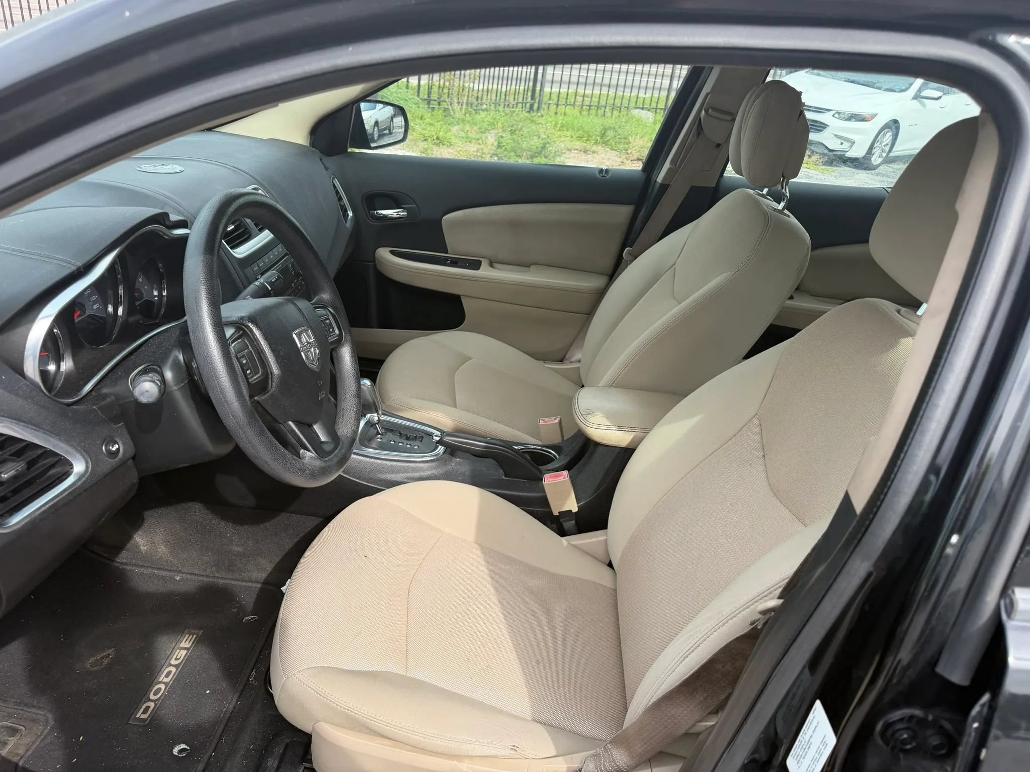 Used 2014 Dodge Avenger SE FWD image 10