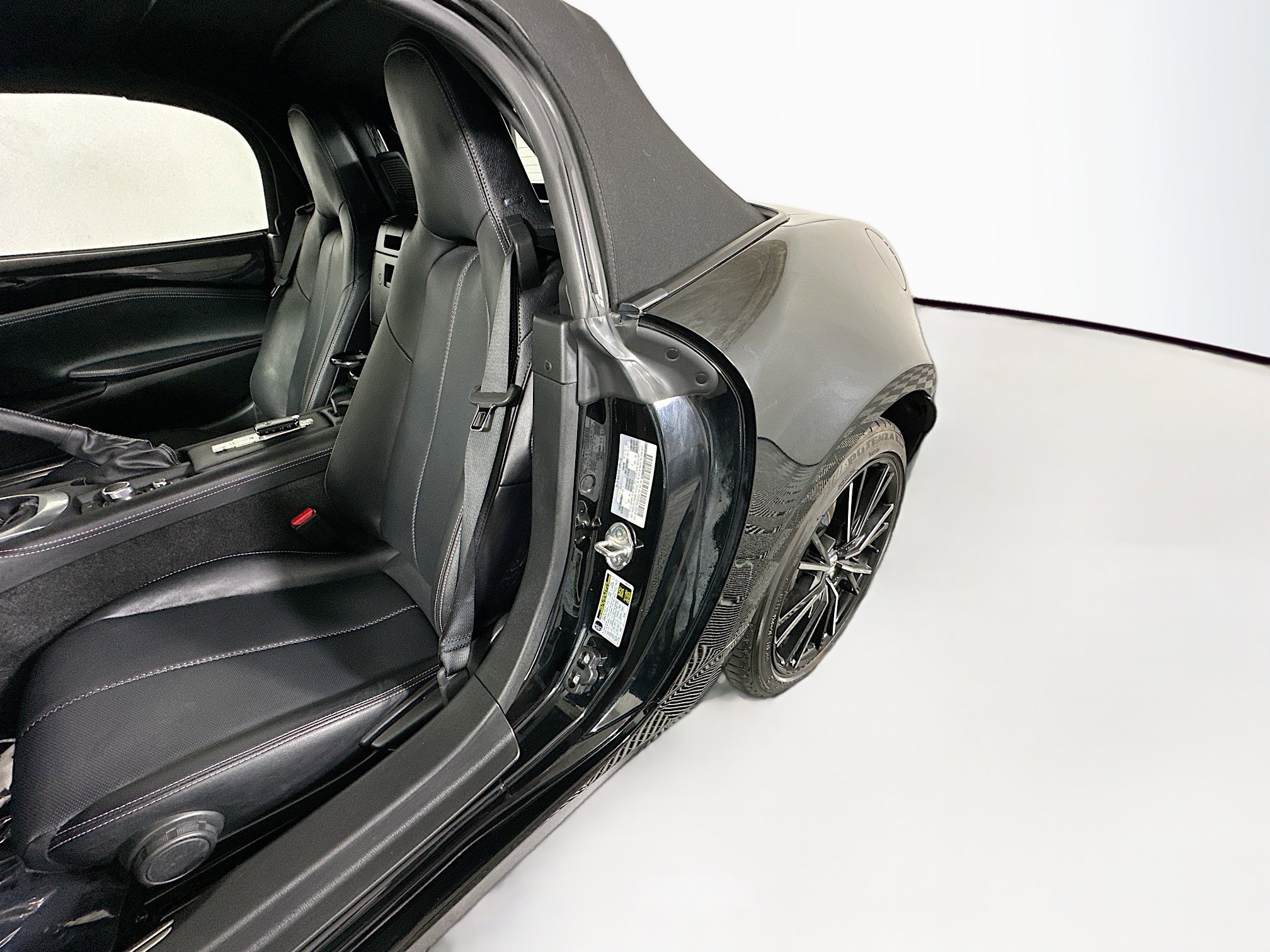 Used 2024 MAZDA MX-5 Miata Grand Touring RWD image 12