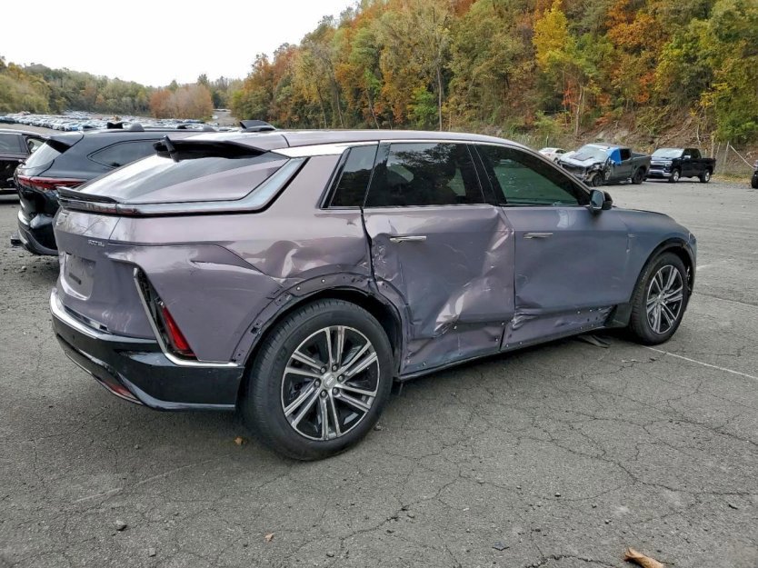 Used 2024 Cadillac Lyriq Luxury AWD/4WD image 4