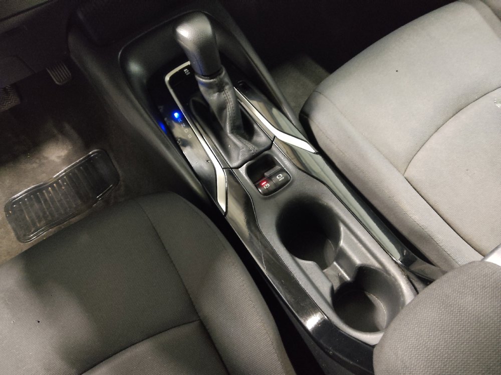 Used 2021 Toyota Corolla LE image 26