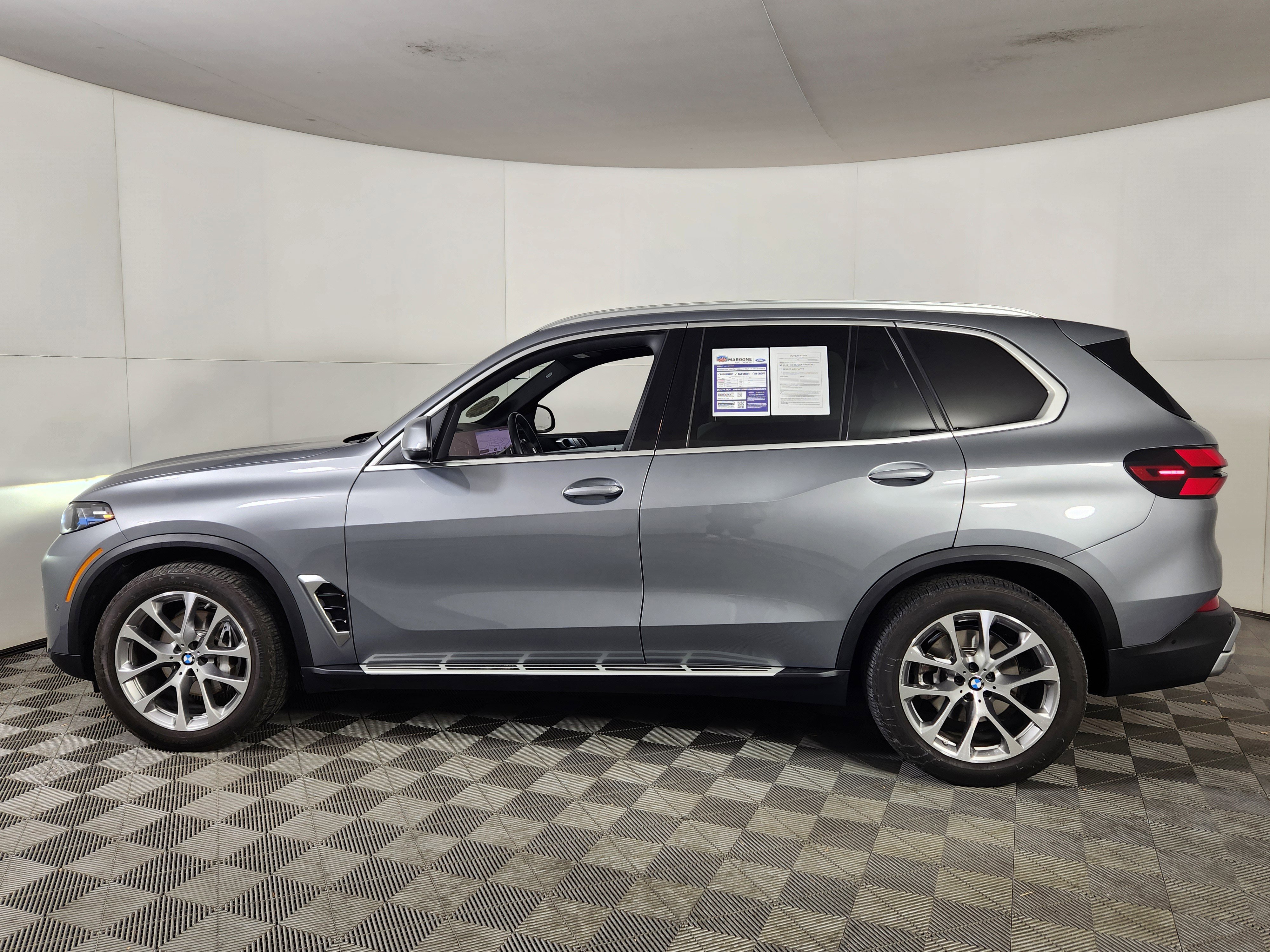 Used 2025 BMW X5 xDrive40i image 4