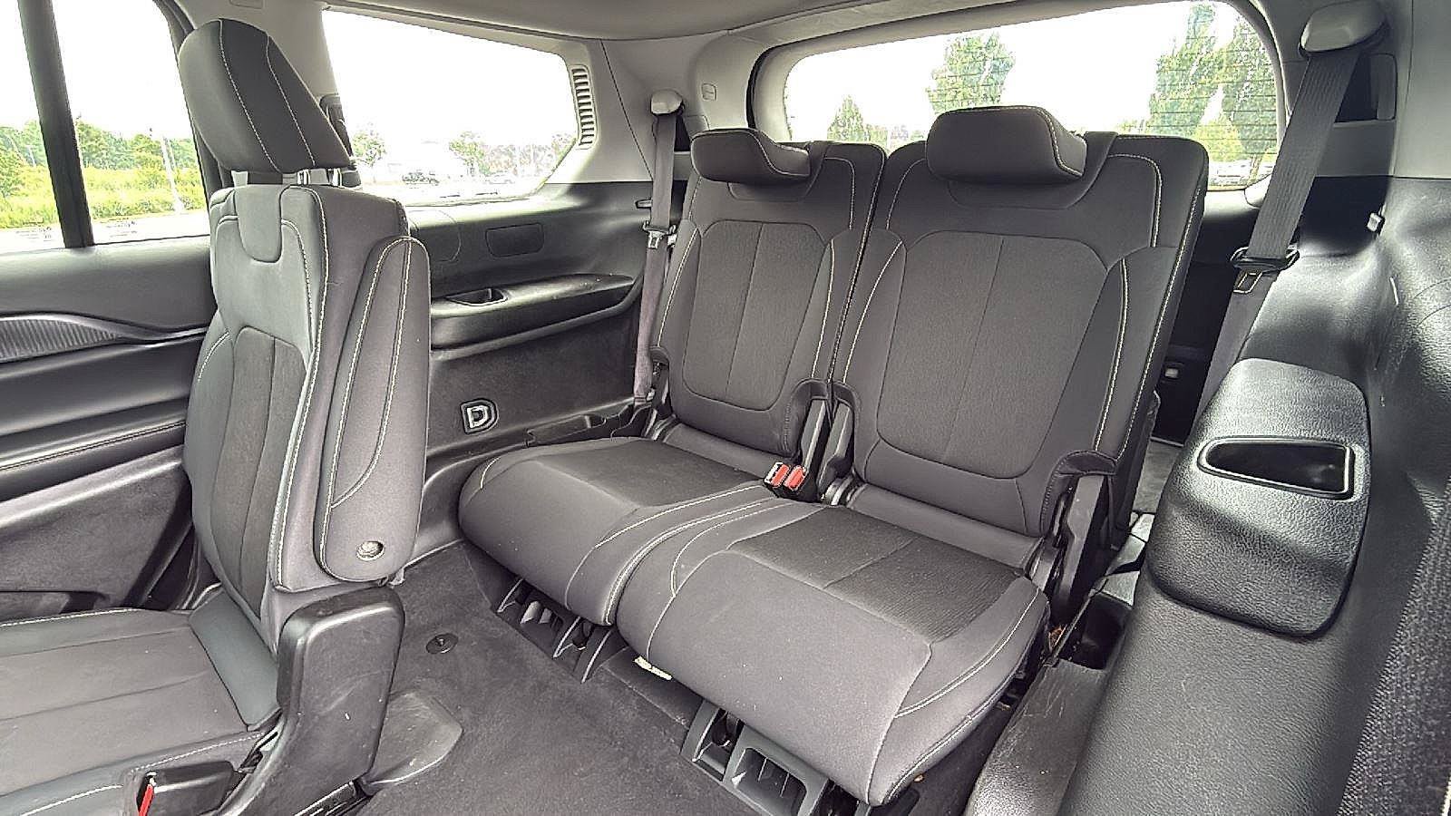 Used 2023 Jeep Grand Cherokee L Laredo AWD/4WD image 26