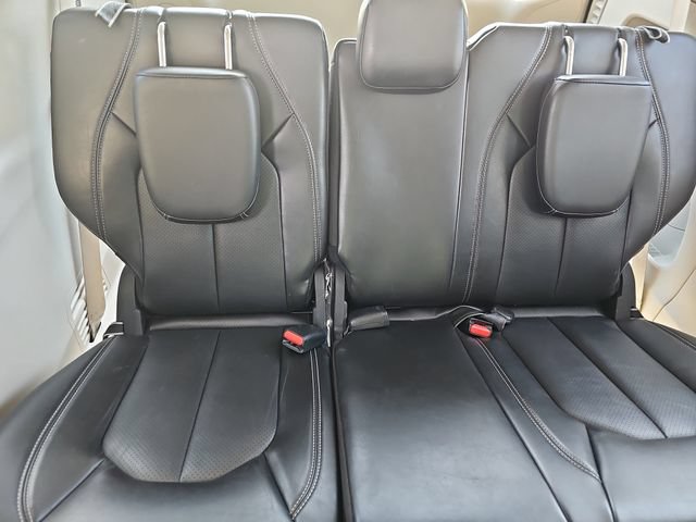 Used 2024 Chrysler Pacifica Touring-L FWD image 12