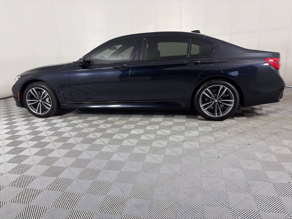 Used 2017 BMW 750i xDrive AWD/4WD image 4