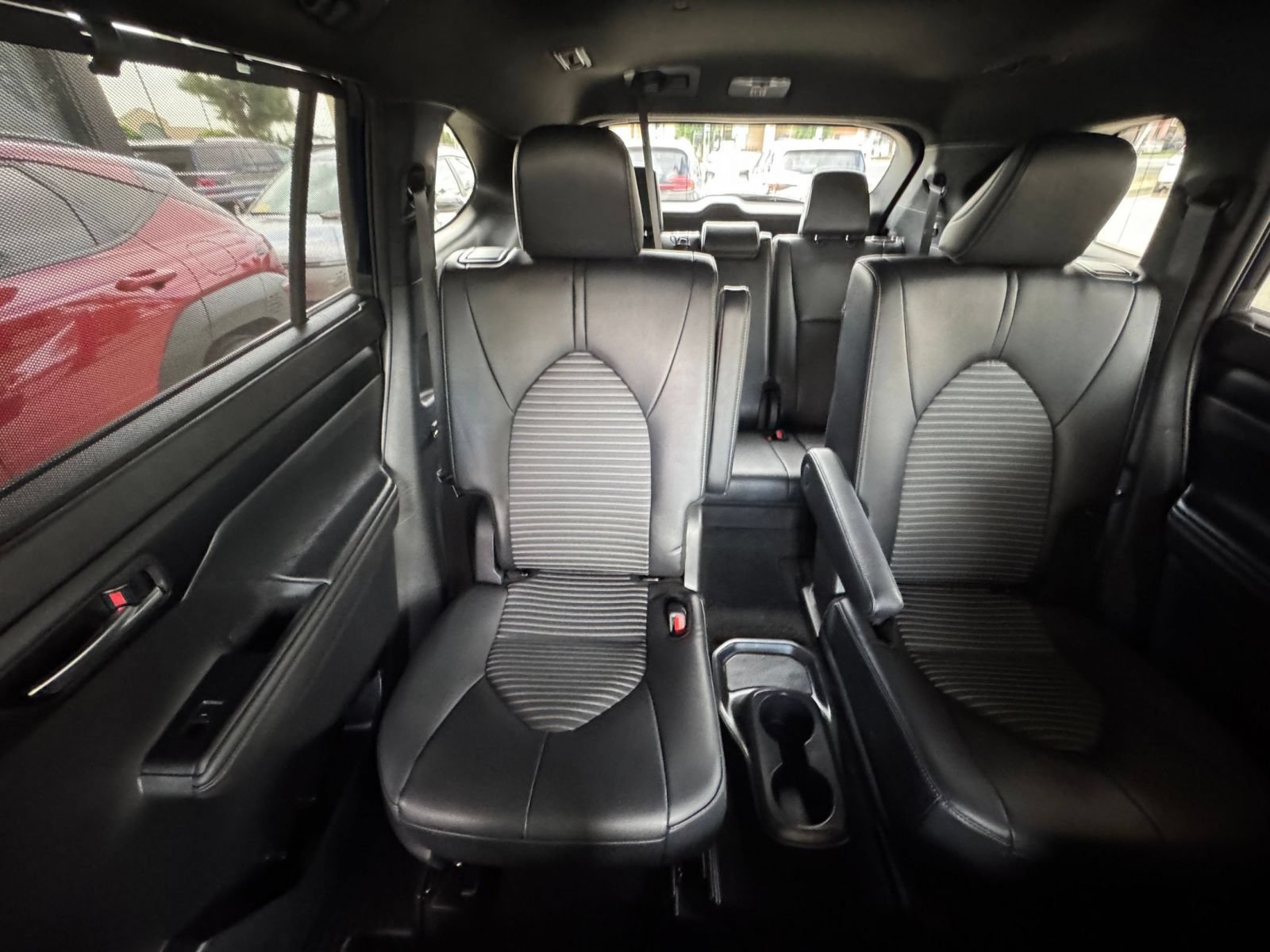 Used 2025 Toyota Highlander XSE AWD/4WD image 42