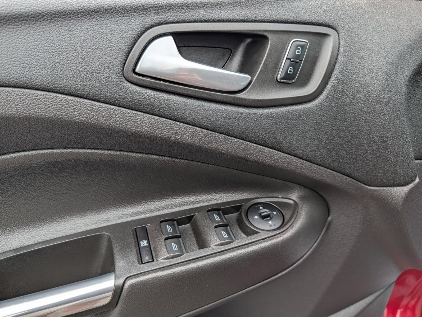Used 2015 Ford Escape SE FWD image 23
