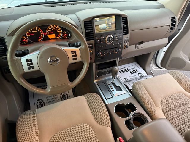 Used 2011 Nissan Pathfinder SV image 25