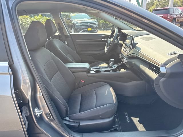 Used 2024 Nissan Altima 2.5 SV FWD image 9