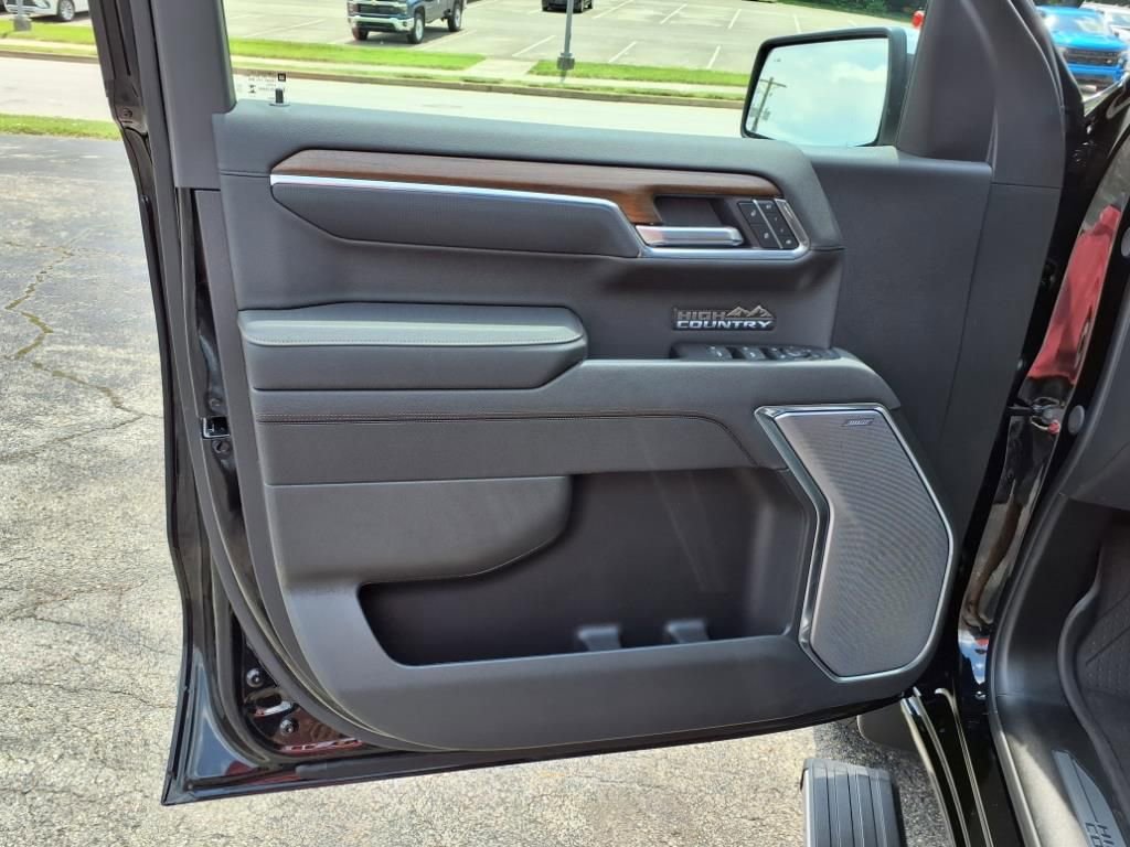 New 2025 Chevrolet Silverado 1500 High Country image 9