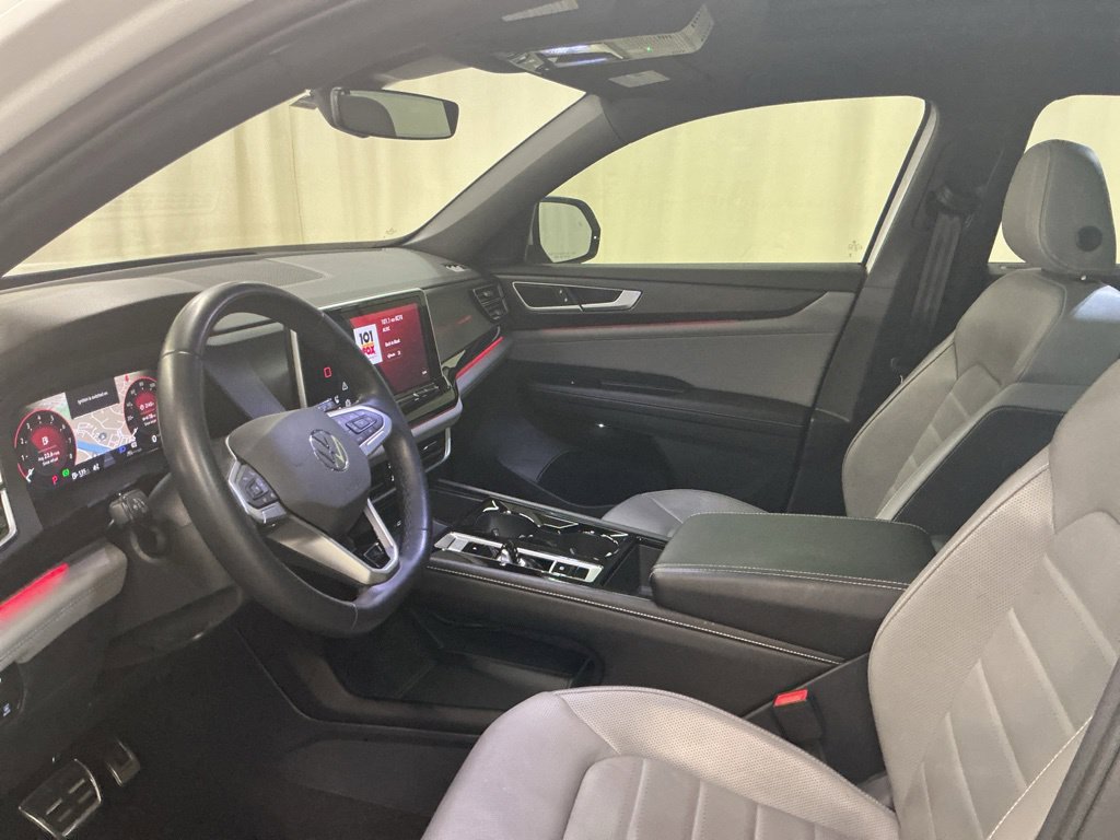 Used 2024 Volkswagen Atlas Cross Sport SEL R-Line AWD/4WD image 21