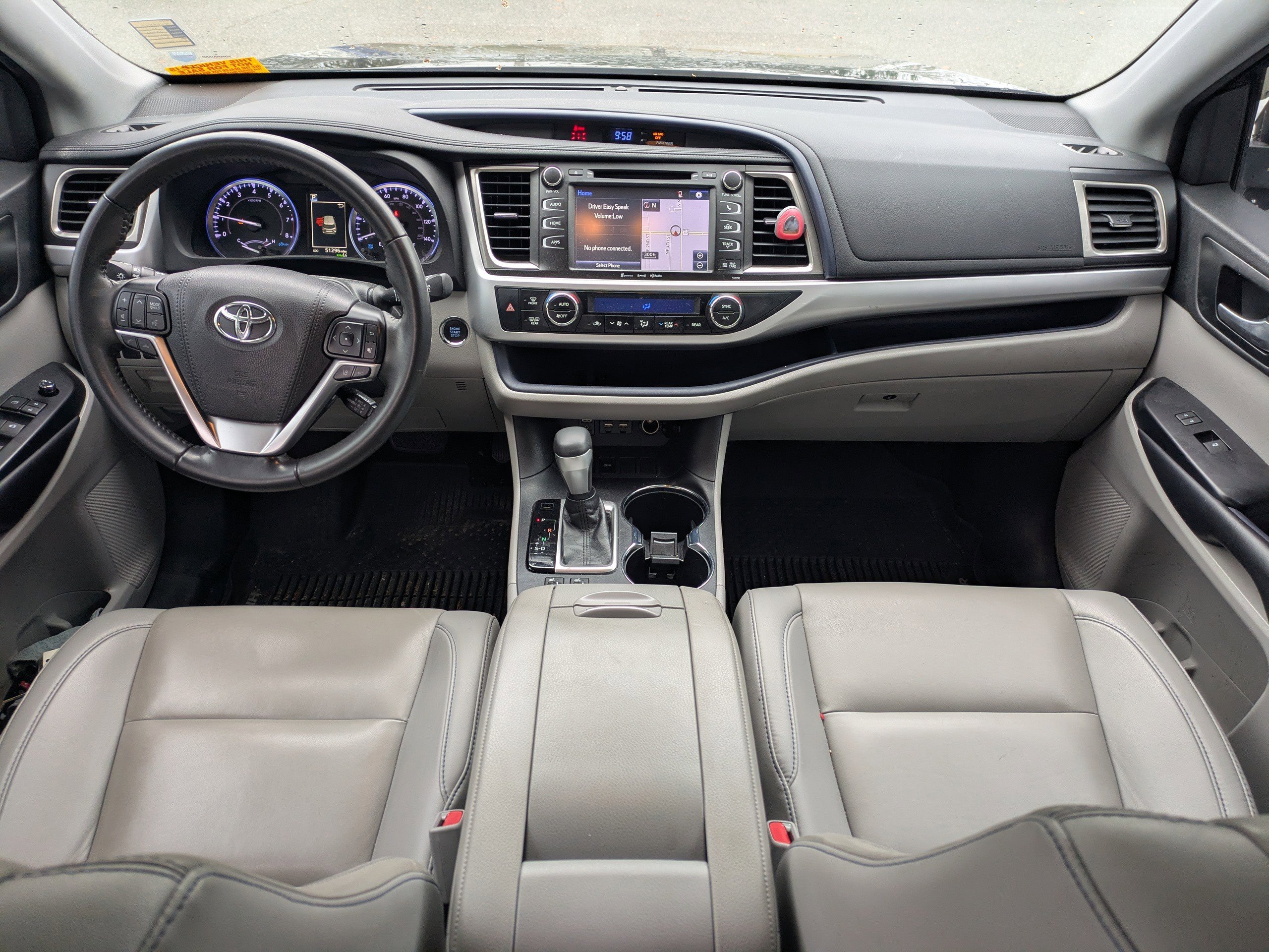 Used 2019 Toyota Highlander XLE image 9