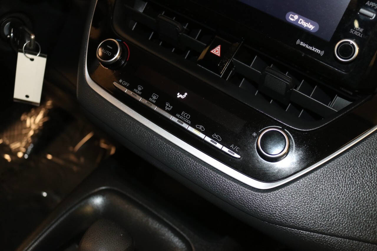 Used 2022 Toyota Corolla LE image 46