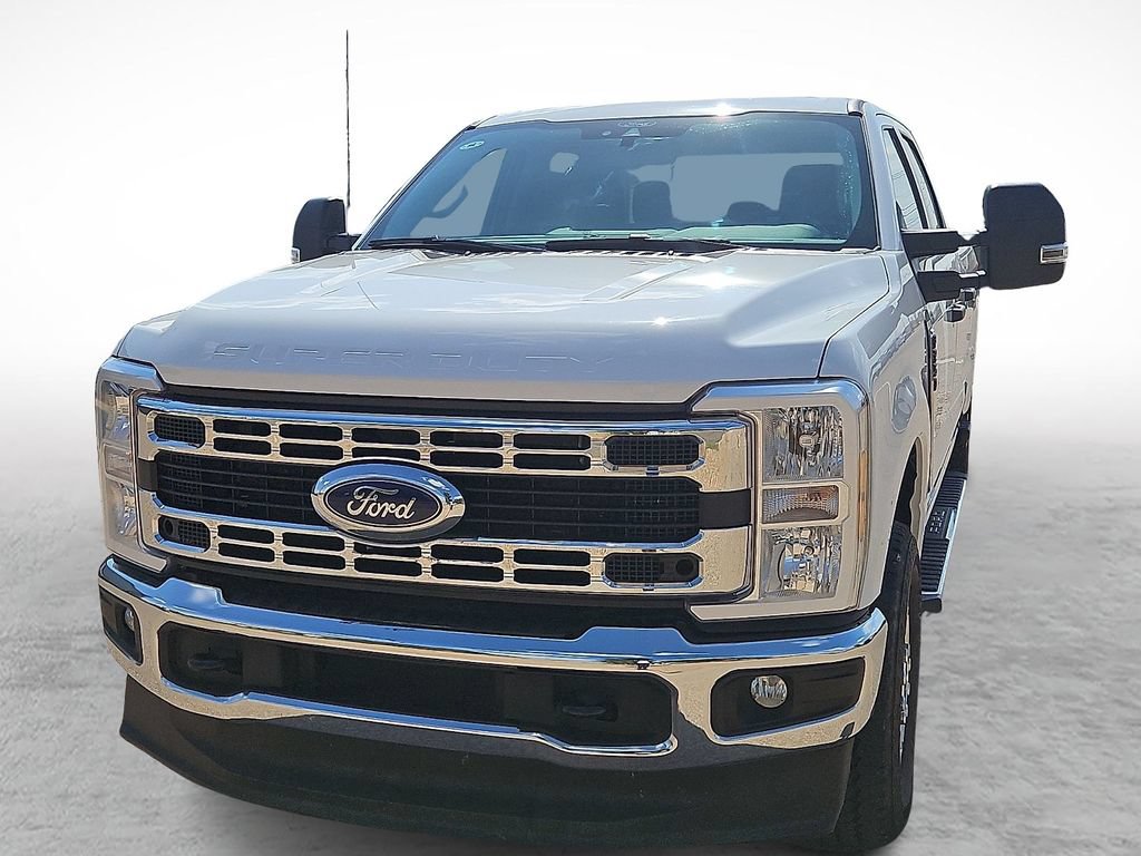 Used 2025 Ford F250 XLT AWD/4WD image 4
