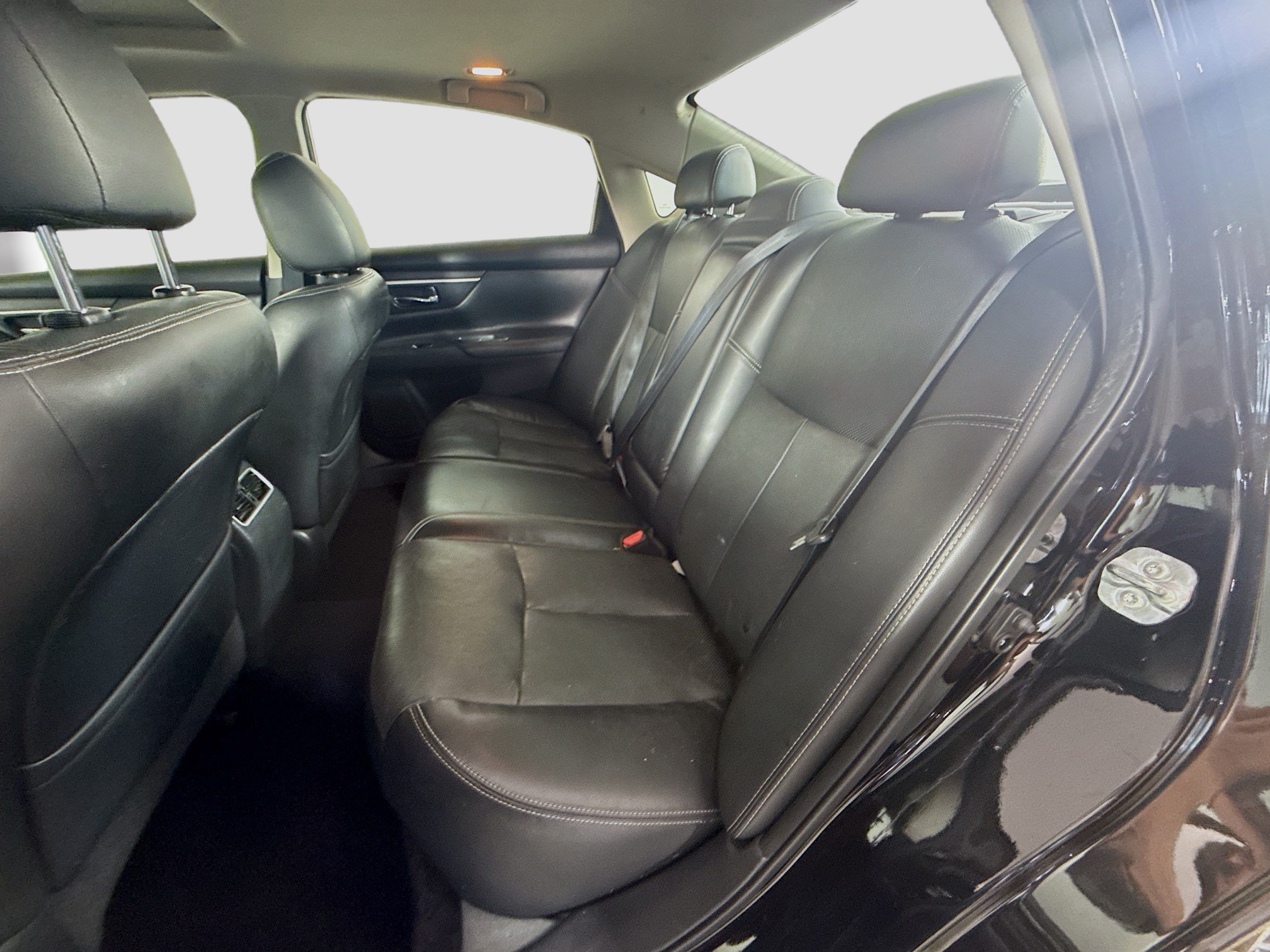 Used 2016 Nissan Altima 2.5 SL w/ Moonroof Package FWD image 25