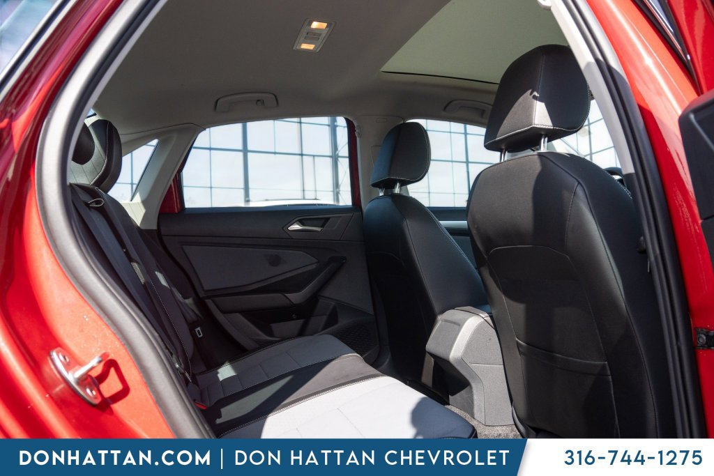 Used 2025 Volkswagen Jetta SE FWD image 25