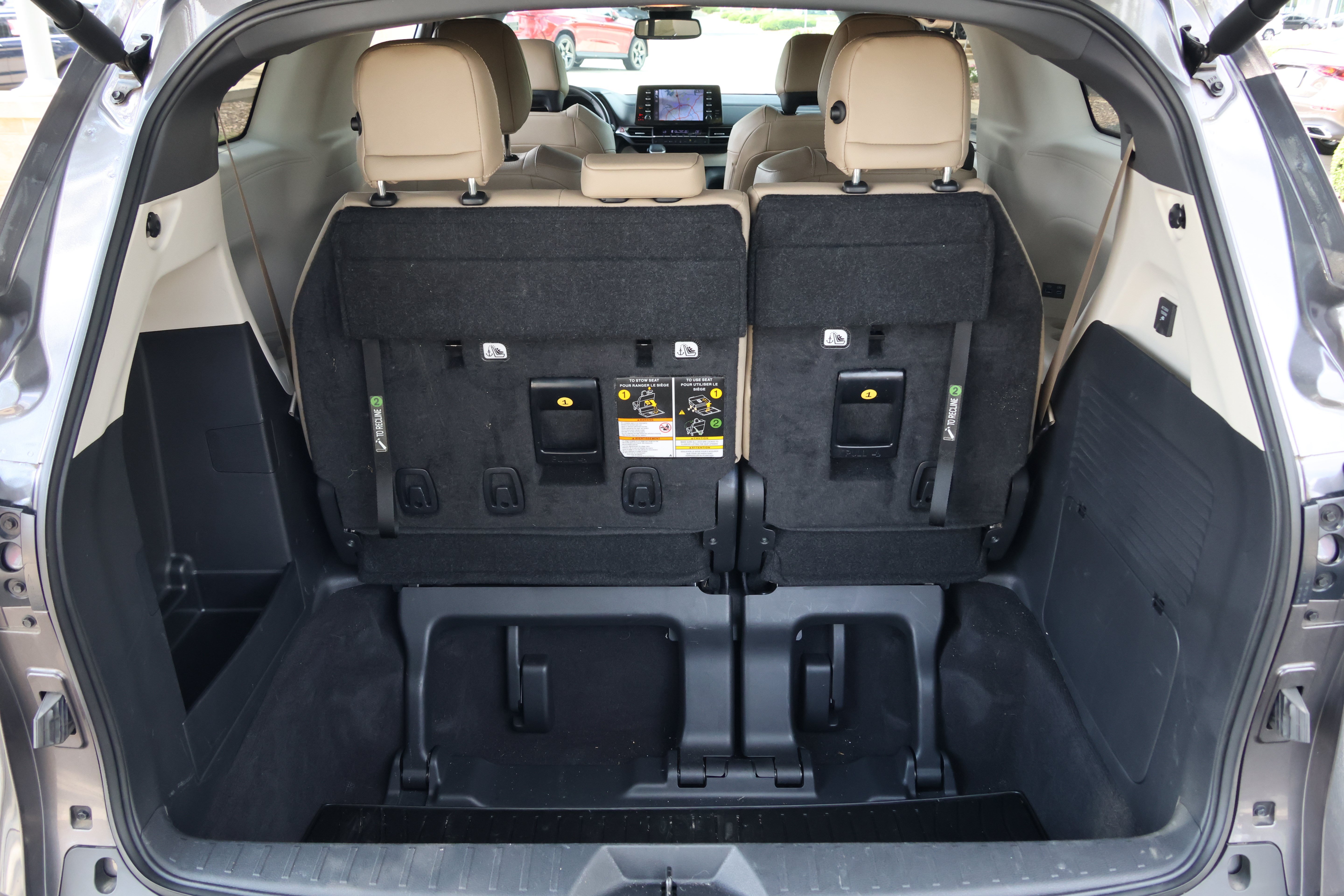 Used 2024 Toyota Sienna XLE w/ XLE Plus Package FWD image 35