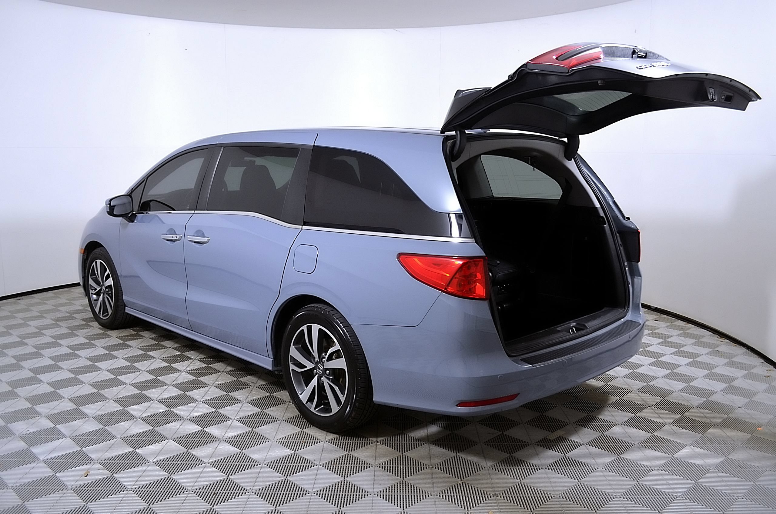 Used 2024 Honda Odyssey Touring image 10