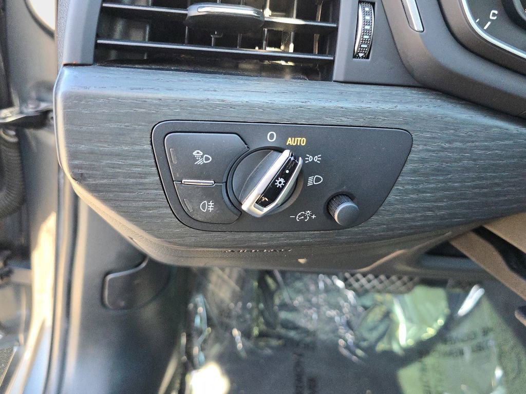 Used 2017 Audi A4 2.0T allroad Premium Plus w/ Technology Package image 32