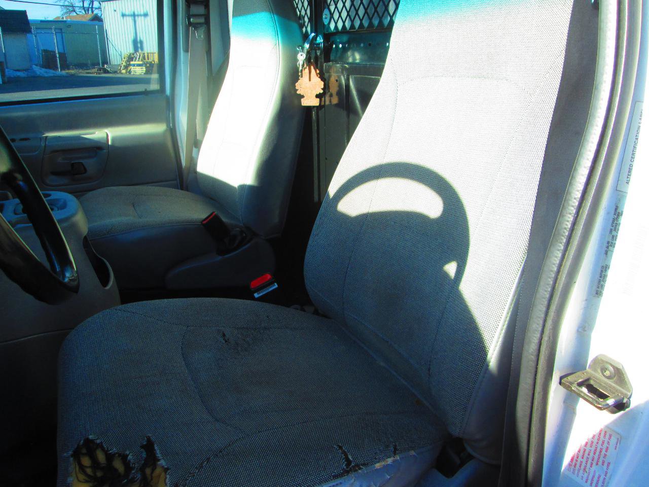 Used 2000 Ford E-150 and Econoline 150 image 12