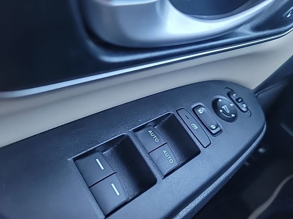 Used 2021 Honda CR-V Touring image 11