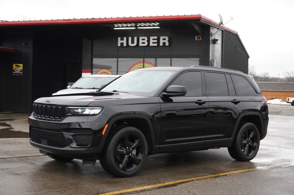 Used 2023 Jeep Grand Cherokee Altitude