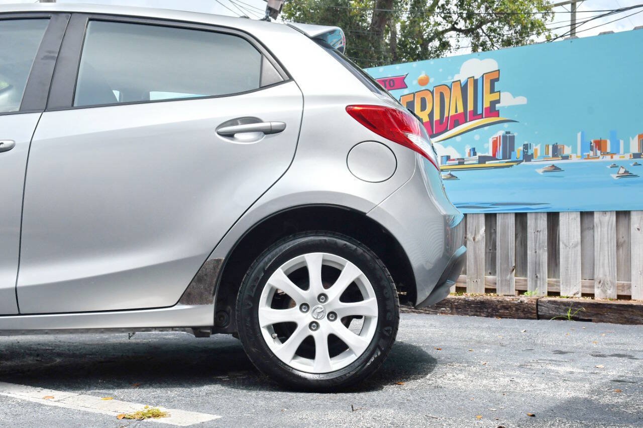 Used 2011 MAZDA MAZDA2 Touring FWD image 10
