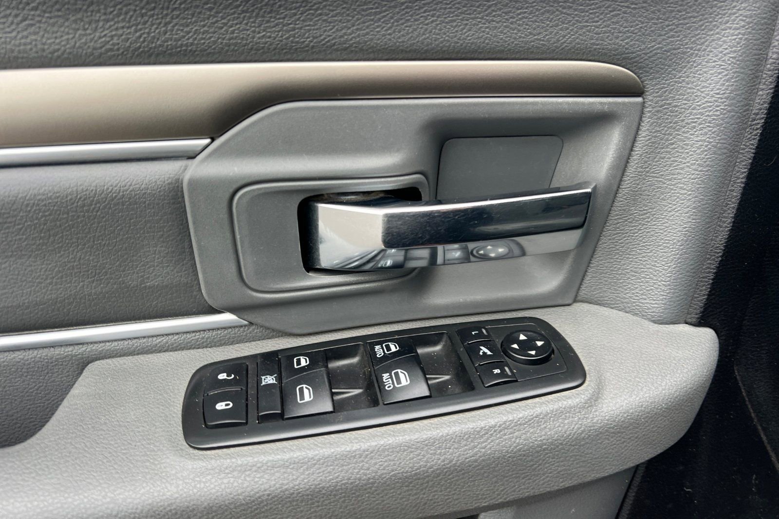 Used 2017 RAM 2500 Big Horn image 11