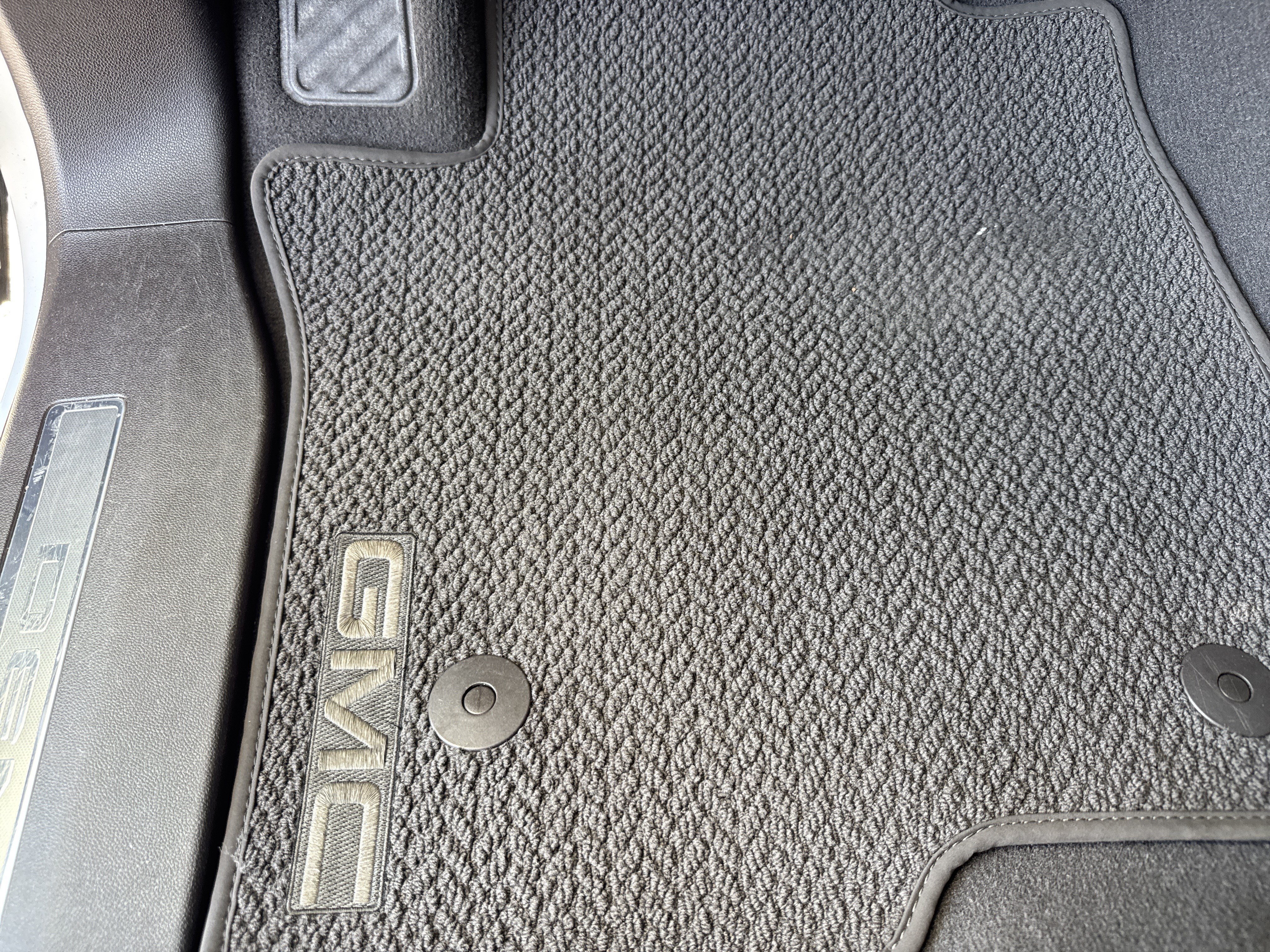 Used 2023 GMC Yukon Denali AWD/4WD image 16