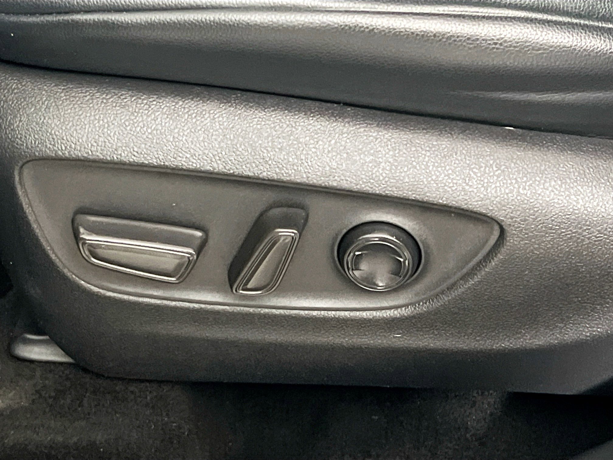 Used 2021 Toyota Highlander XLE FWD image 15