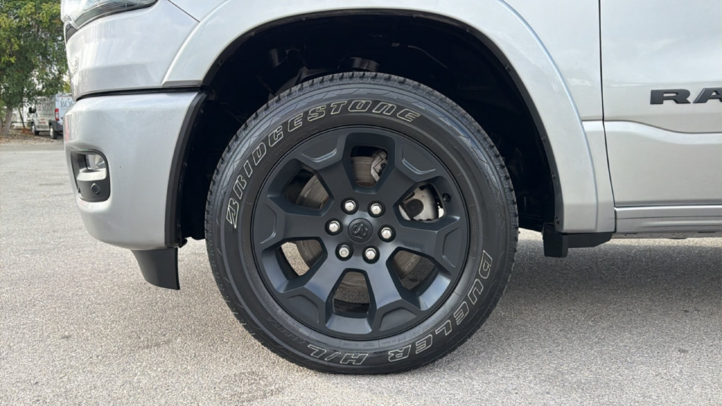 Used 2025 RAM 1500 Big Horn AWD/4WD image 9