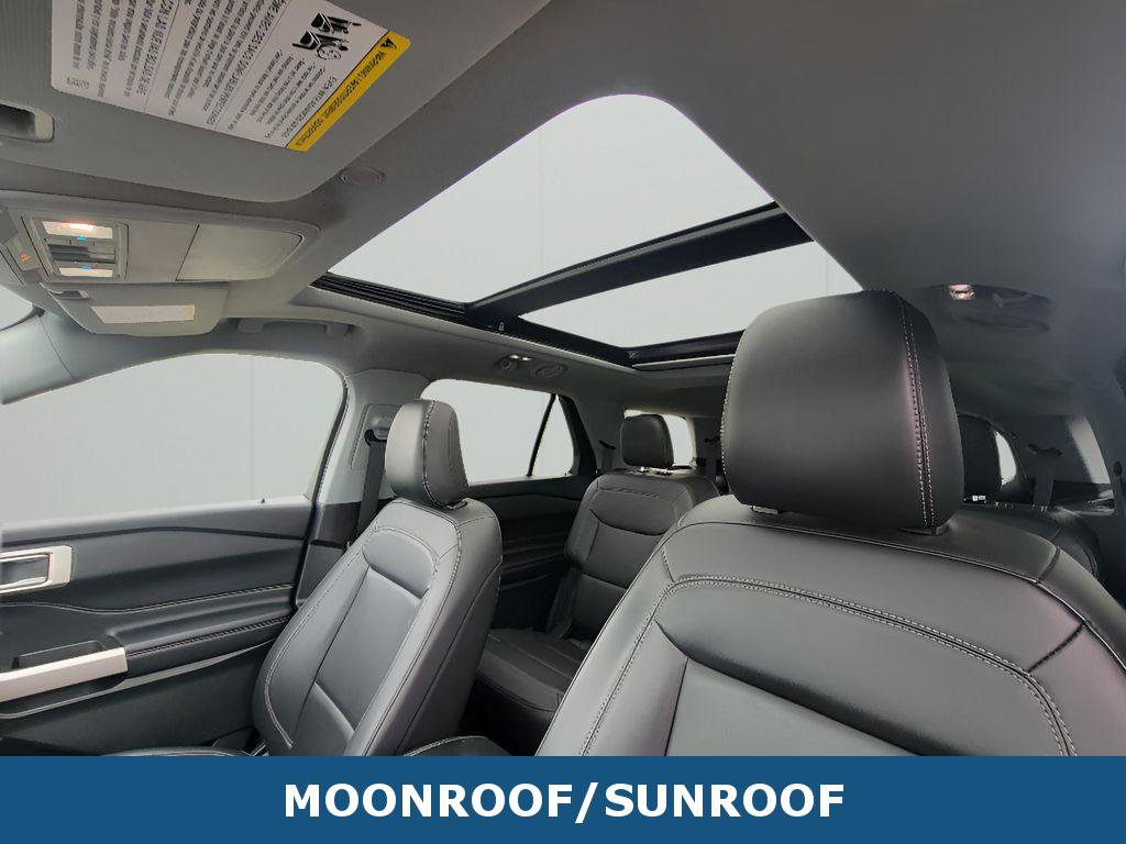 Used 2023 Ford Explorer XLT w/ Equipment Group 202A AWD/4WD image 5