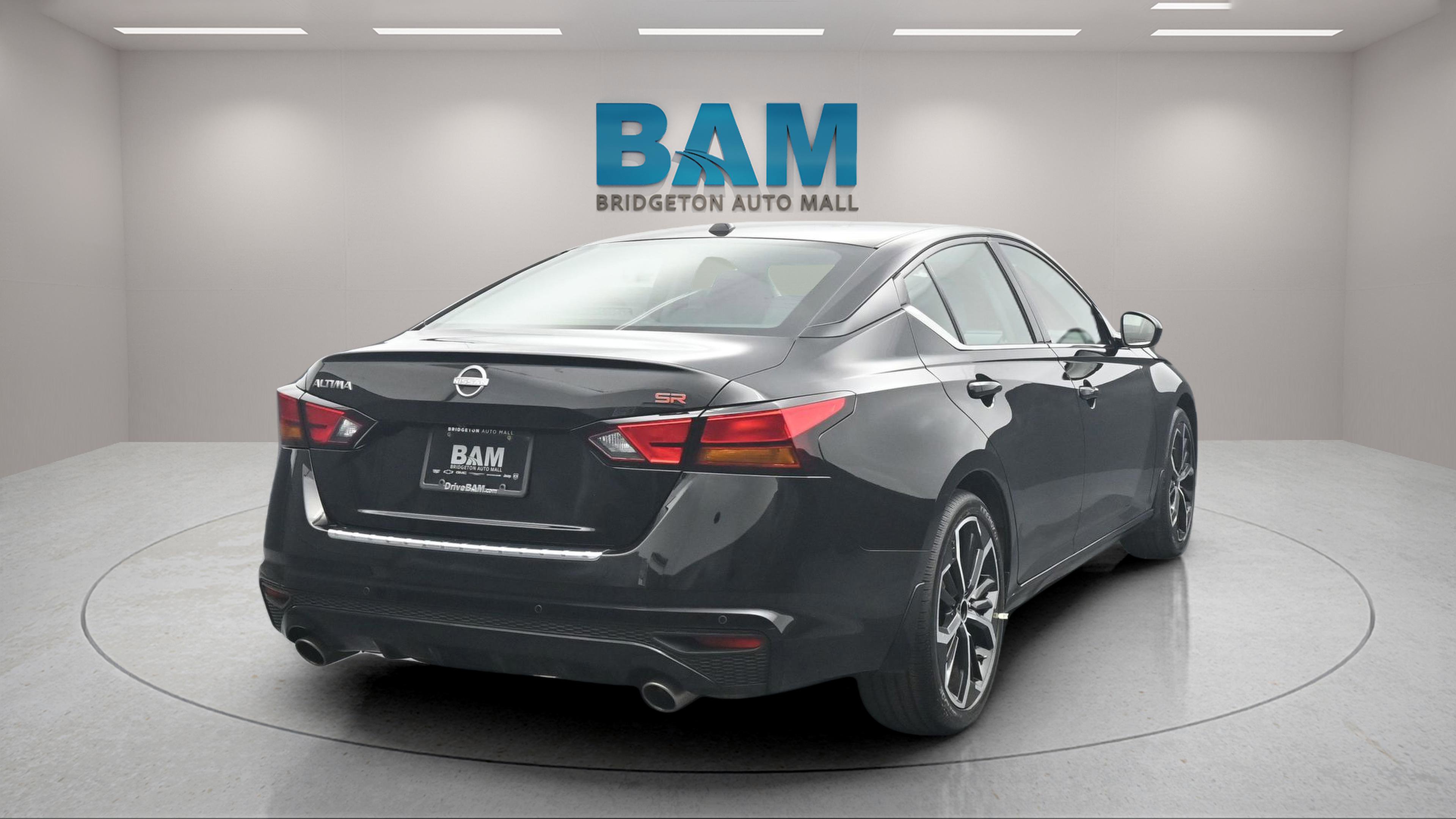 Used 2023 Nissan Altima 2.5 SR FWD image 5
