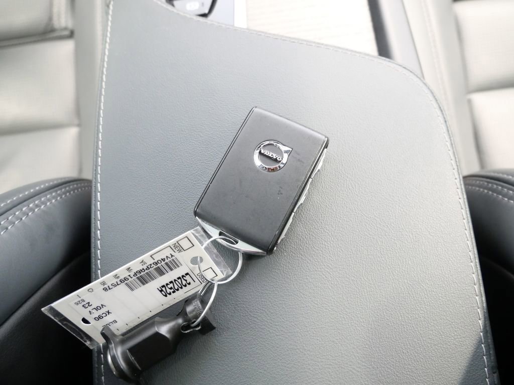 Used 2023 Volvo XC90 B6 Ultimate image 31