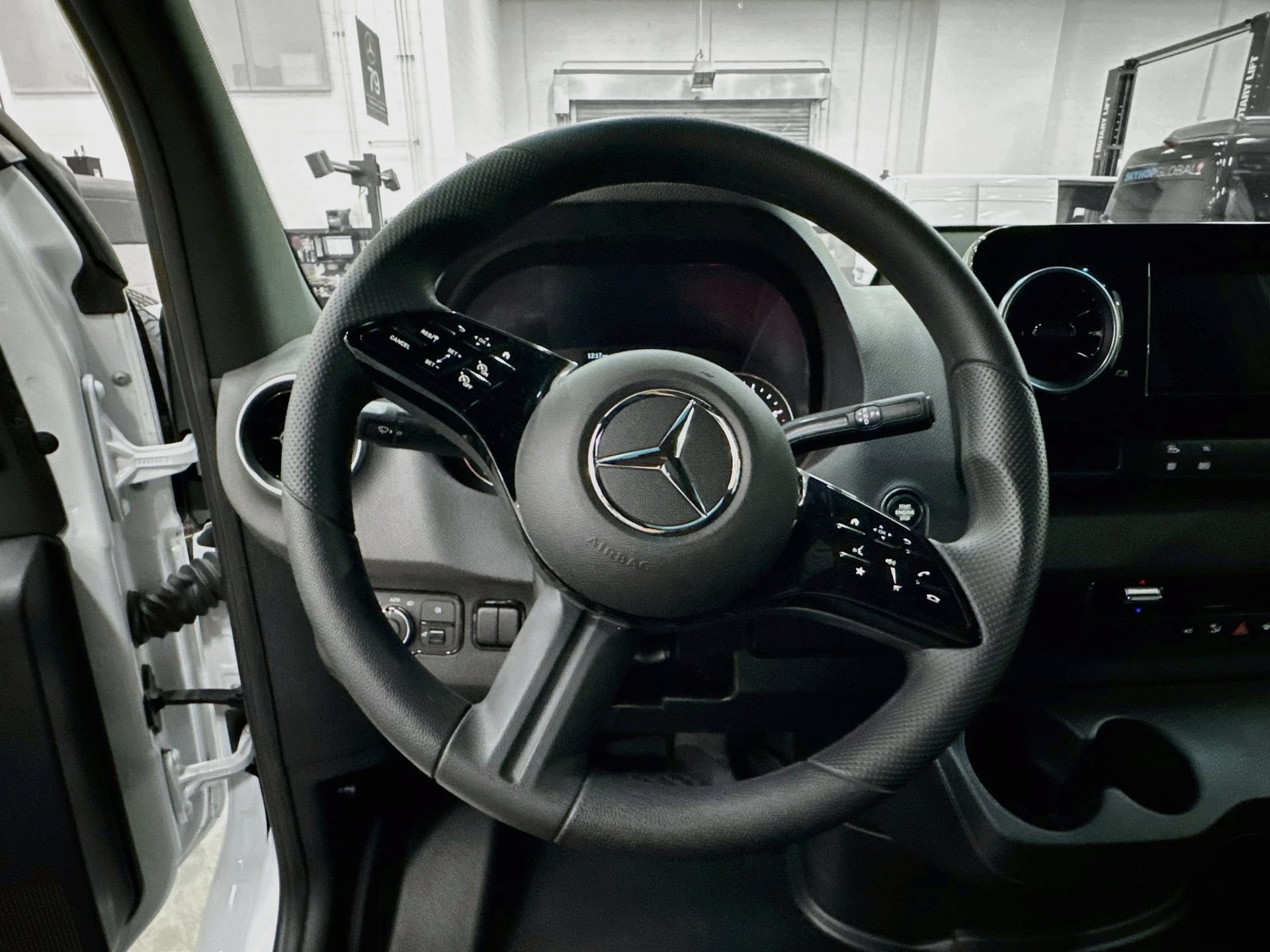 Used 2025 Mercedes-Benz Sprinter 3500 image 12