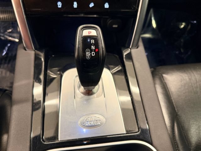 Used 2020 Land Rover Discovery Sport SE AWD/4WD image 18