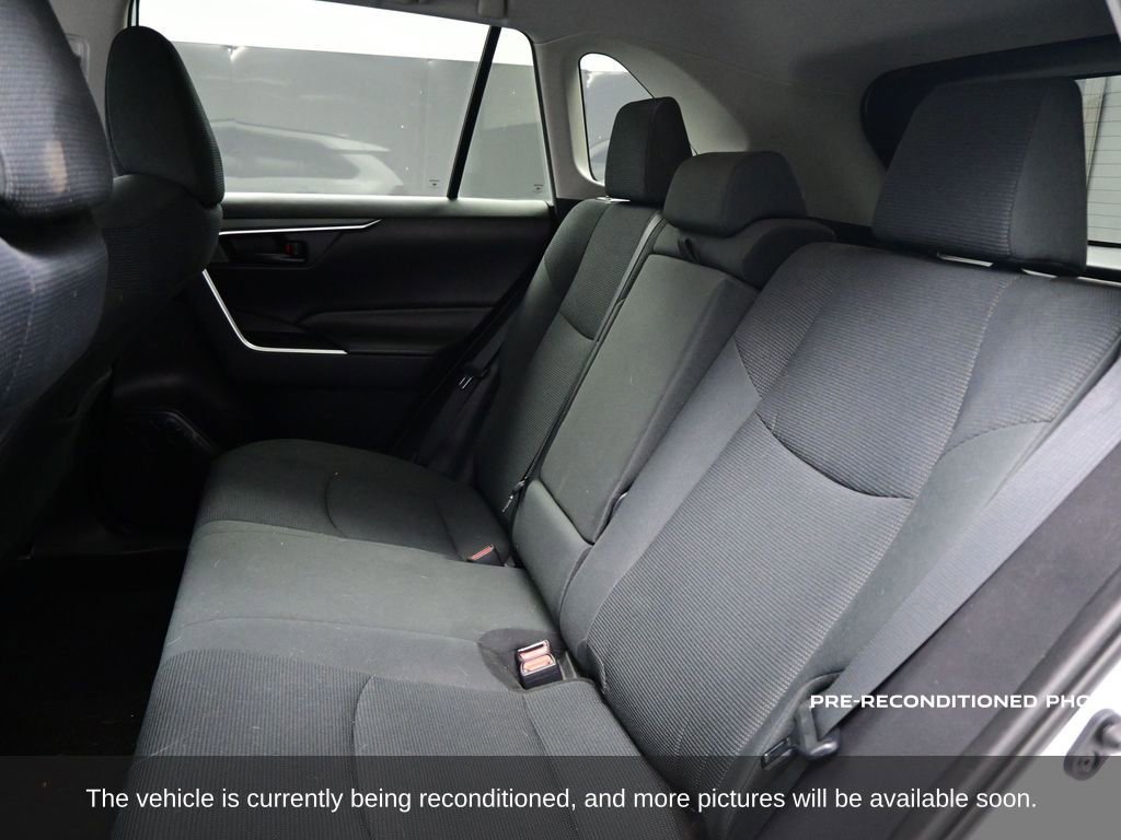 Used 2019 Toyota RAV4 LE w/ Carpet Mat Package image 8
