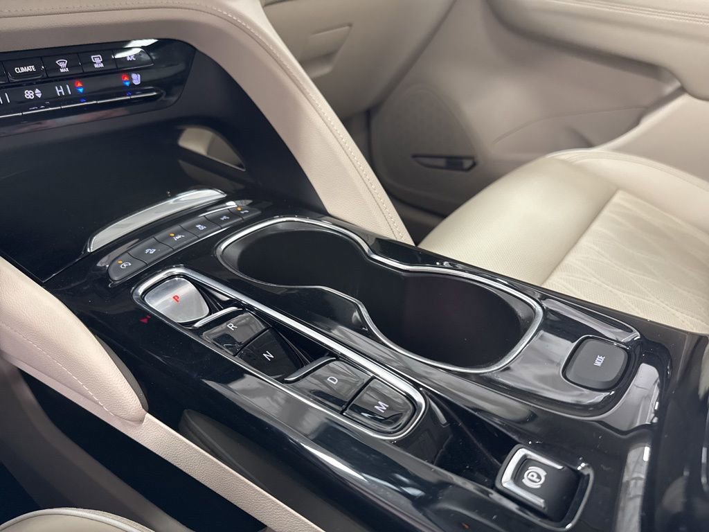 Used 2022 Buick Envision Avenir w/ Technology Package II image 21