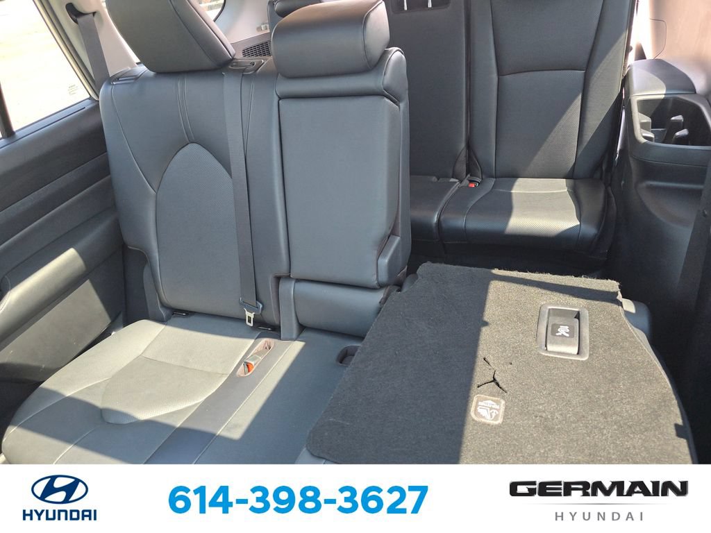 Used 2024 Toyota Grand Highlander AWD image 19
