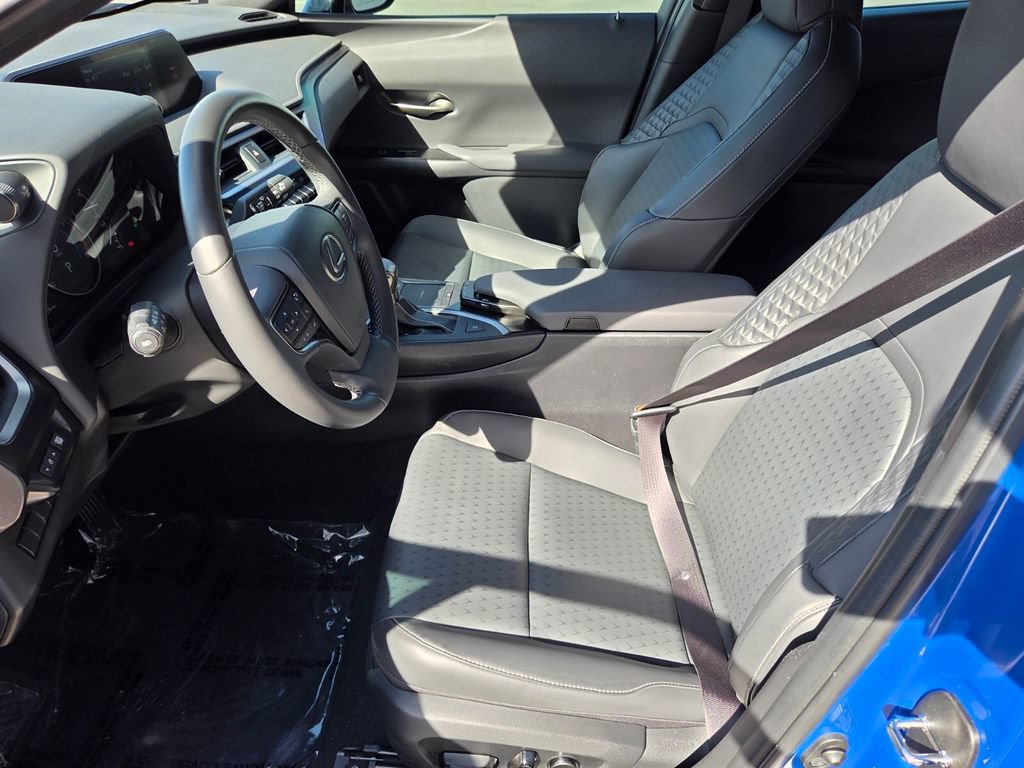 Used 2022 Lexus UX 200 w/ Accessory Package (Z1) FWD image 13
