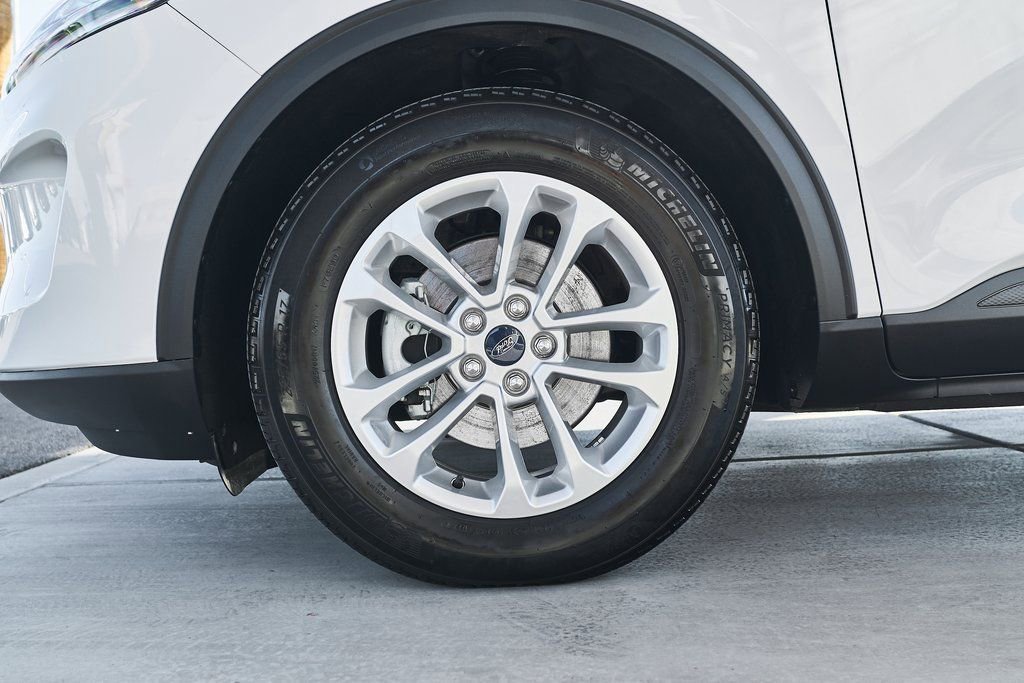 Used 2022 Ford Escape SE image 3