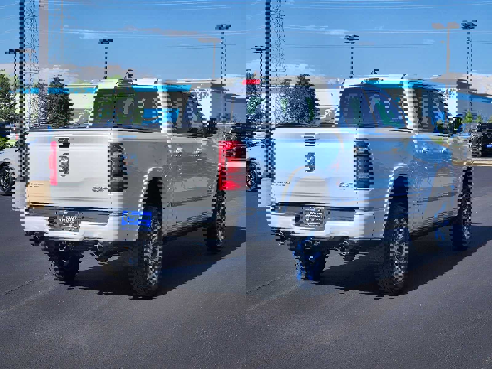 Used 2022 RAM 1500 Limited w/ Body-Colour Bumper Group image 3