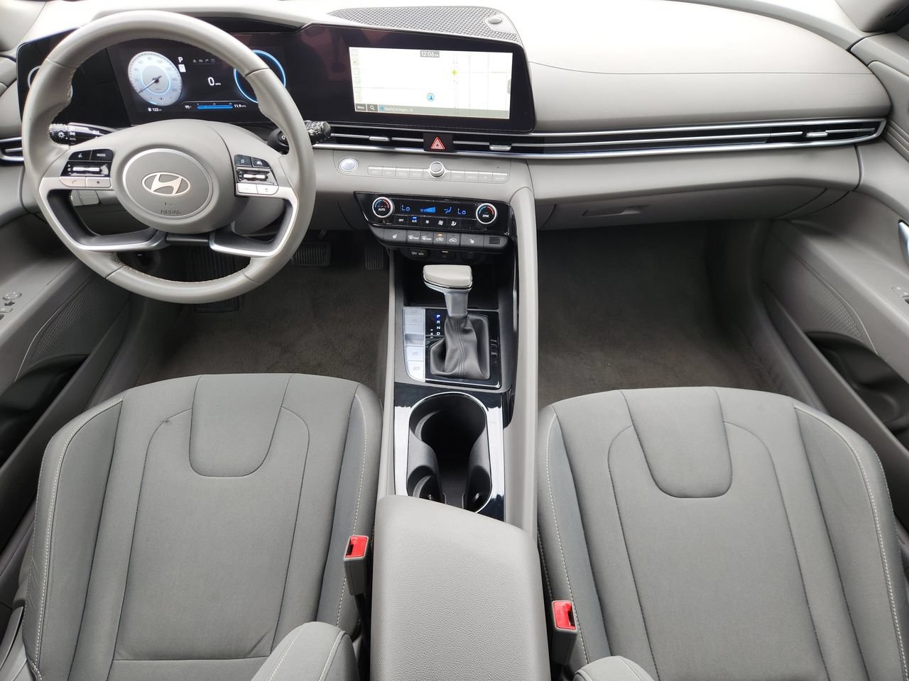 Used 2025 Hyundai Elantra SEL FWD image 23