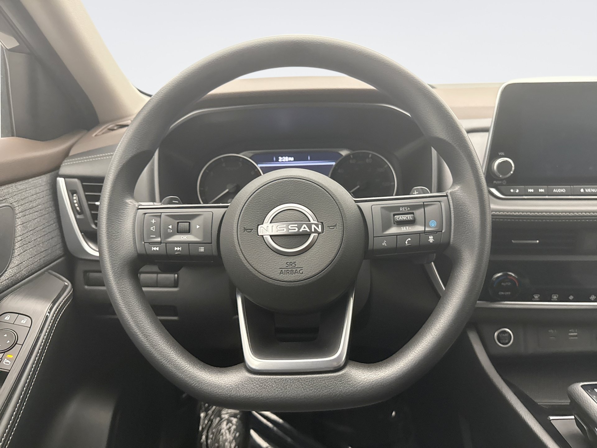 Used 2023 Nissan Rogue SV AWD/4WD image 12