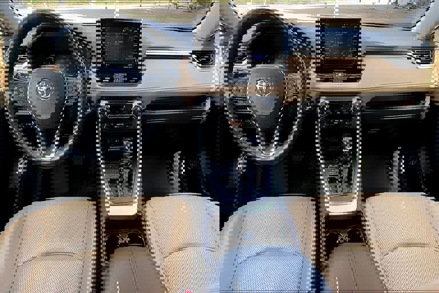 Used 2019 Toyota RAV4 Limited image 15