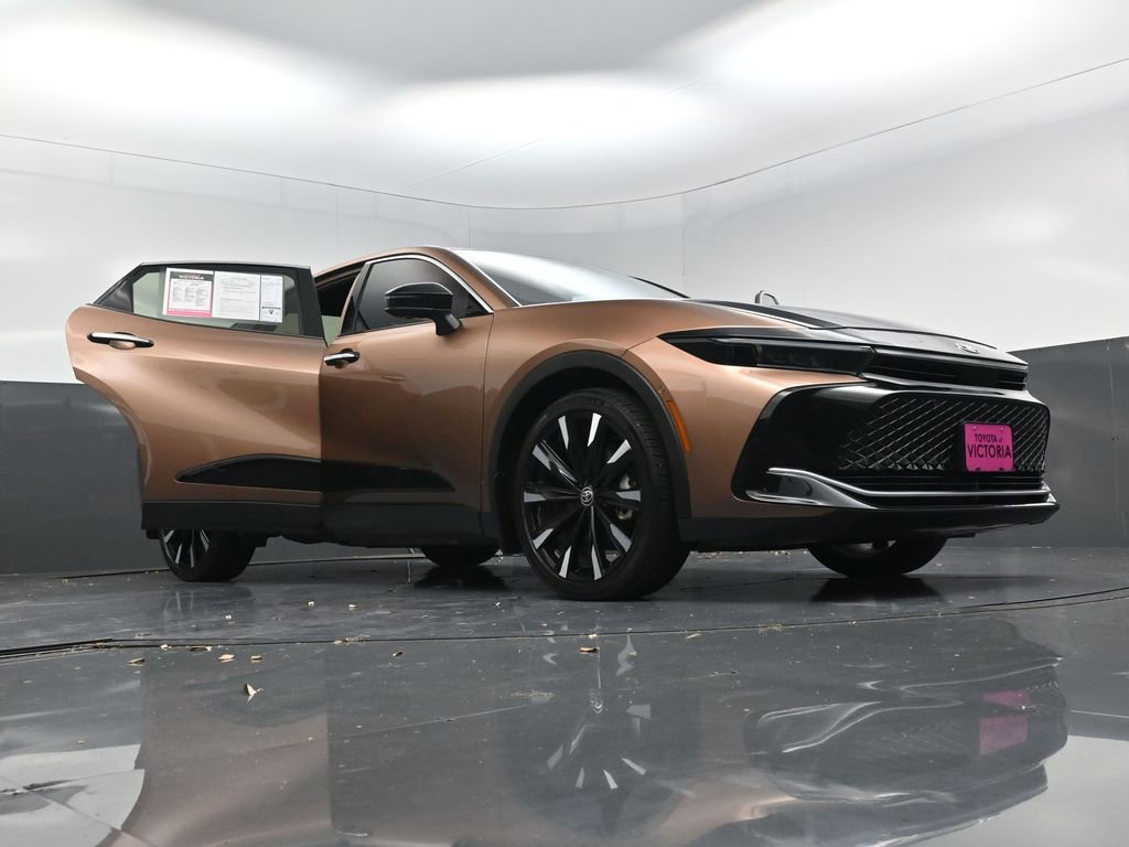 Used 2024 Toyota Crown Platinum image 27