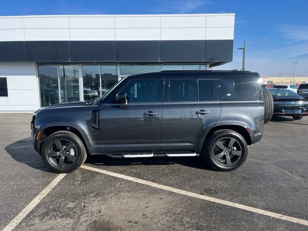 Used 2023 Land Rover Defender 110 SE AWD/4WD image 6